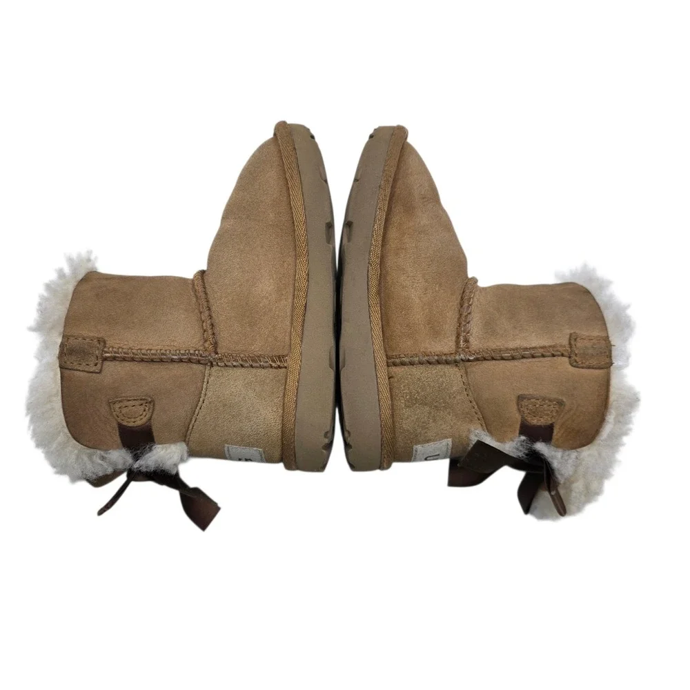 UGG Toddler Mini Bailey Bow II Chestnut Suede Boots‎ Size 8T 1017397T